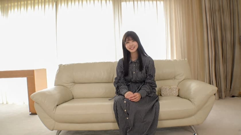 ホテルの一室でインタビュー【初撮り】ネットでAV応募→AV体験撮影 2445」(SIRO-5562)